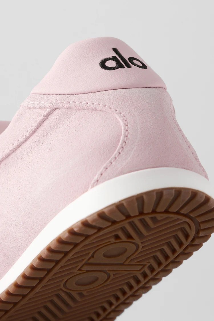 Alo Yoga Sunset Sneaker Jisoo Collection - Winter 2026 — EXTRA